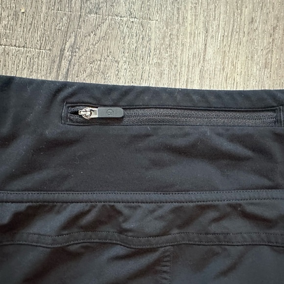 Lululemon athletica women’s shorts size 6. VGUC. Black athletic shorts - Picture 3 of 6